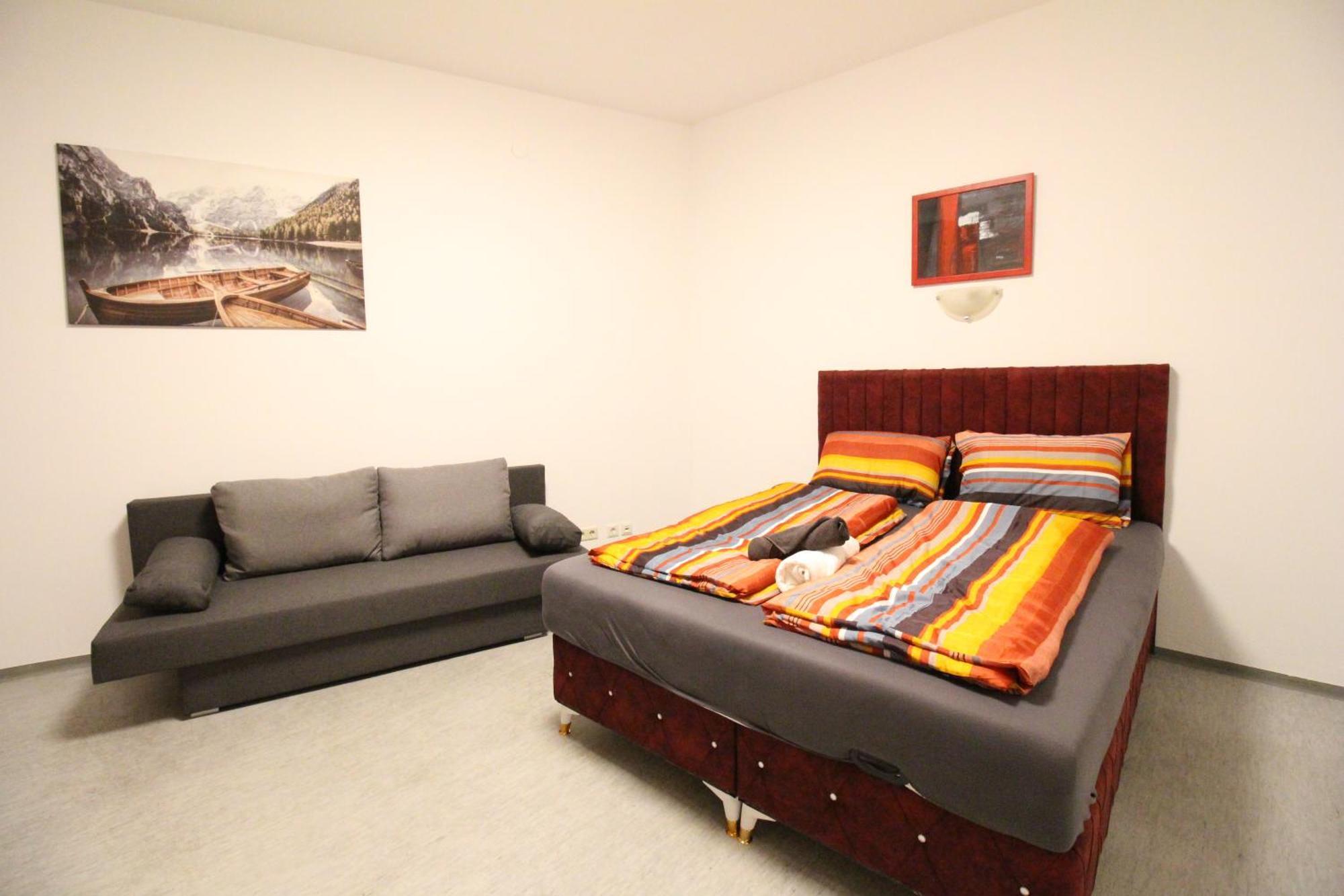 Zx Quad Room In Meidling Вена Экстерьер фото
